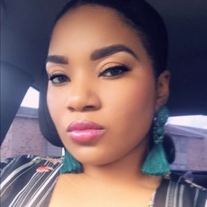 Meet your Posher, Jasmine